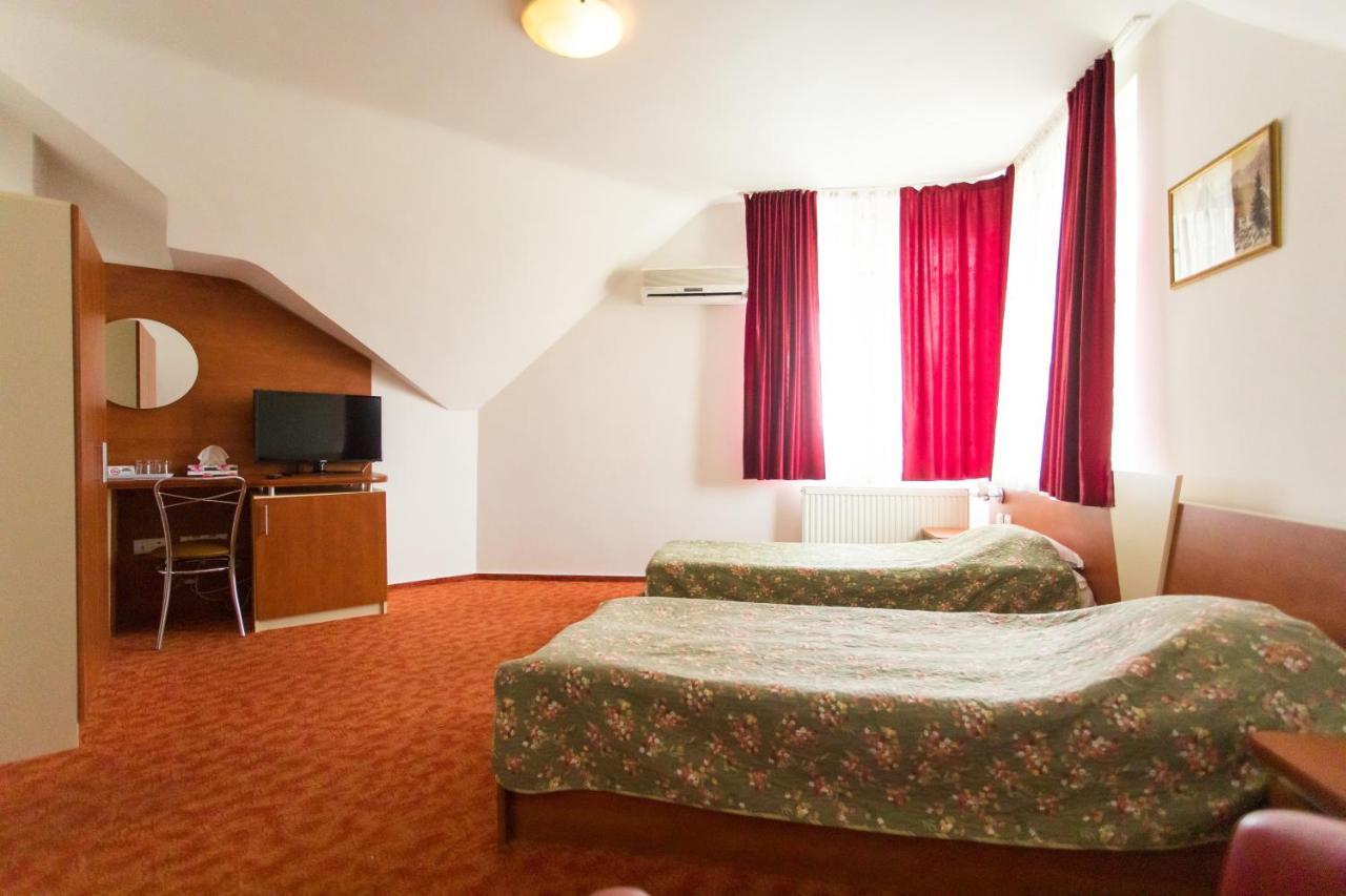 Pensiunea Full Târgu-Mureş Exteriér fotografie